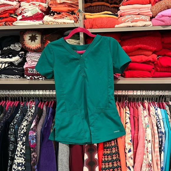 Healing Hands green size XS scrub top - Picture 1 of 3